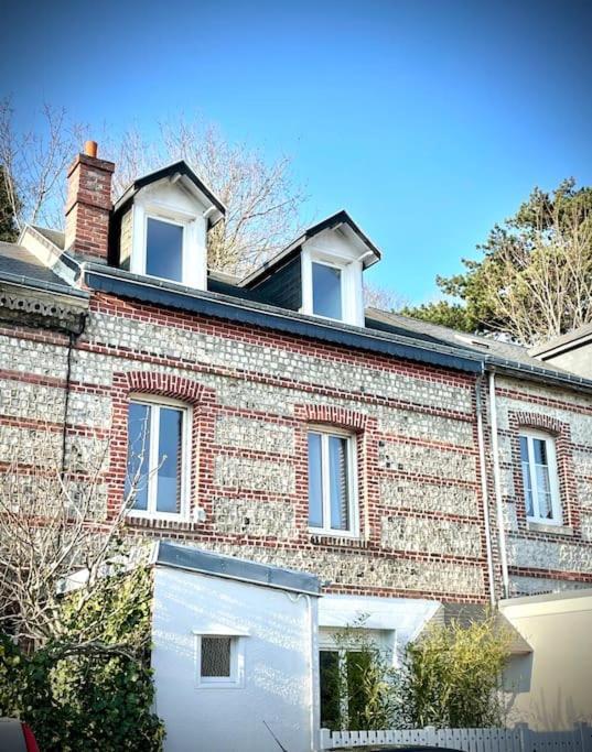 Etretat: Agreable Maison De Ville Exterior photo